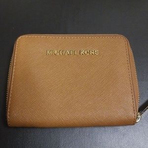 Michael Kors Jet Set Travel Zip Around Wallet